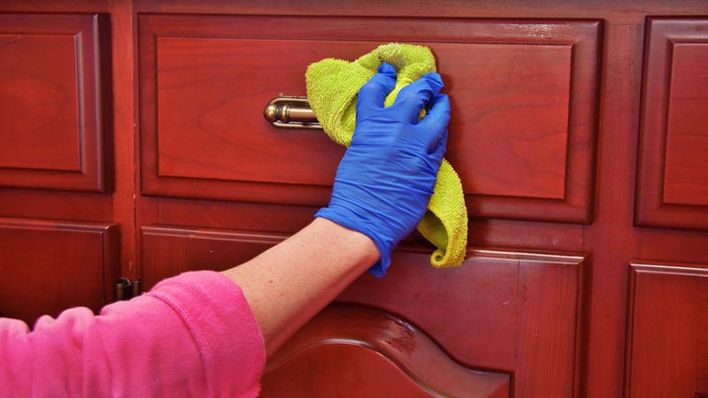 Cleaning Kitchen Cabinets