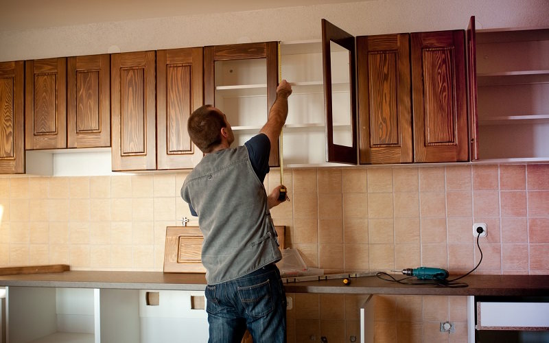 Refacing Or Replacing Kitchen Cabinets The Pros And Cons Of Each Option